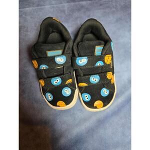 Kids puma cookie monster shoes